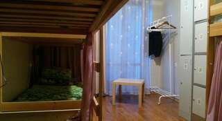 Хостел Ной Новосибирск Кровать в общем 6-местном номере для мужчин и женщин-7
