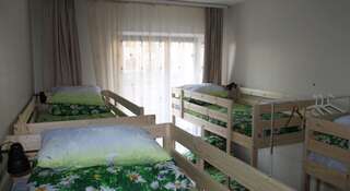 Хостел Ной Новосибирск Кровать в общем 6-местном номере для мужчин и женщин-4