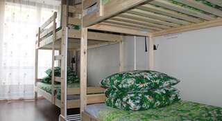 Хостел Ной Новосибирск Кровать в общем 6-местном номере для мужчин и женщин-2